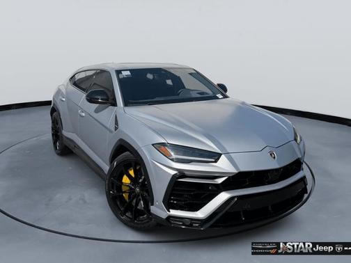 Silver 2022 Lamborghini Urus