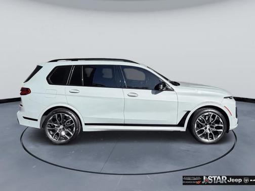 Brooklyn Grey Metallic 2025 BMW X7 M60i