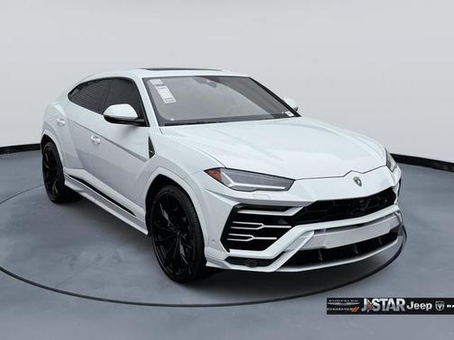 2022 Lamborghini Urus Graphite Capsule