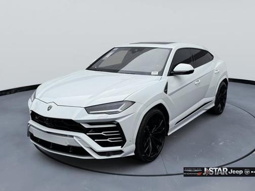 2022 Lamborghini Urus Graphite Capsule