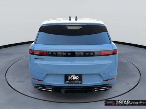 Fuji White 2025 Land Rover Range Rover Sport SE