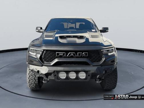 Diamond Black Crystal Pearlcoat 2022 RAM 1500 TRX