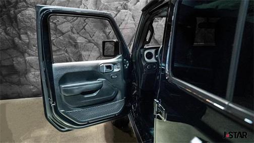 2025 Jeep Gladiator Nighthawk