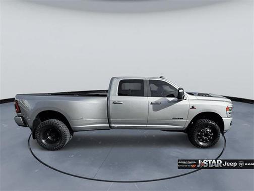 2024 RAM 3500 Laramie Crew Cab 4x4 8' Box