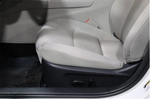 Photo 3 of 47 of 2020 Nissan Altima 2.5 S