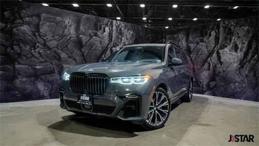2022 BMW X7 M50i