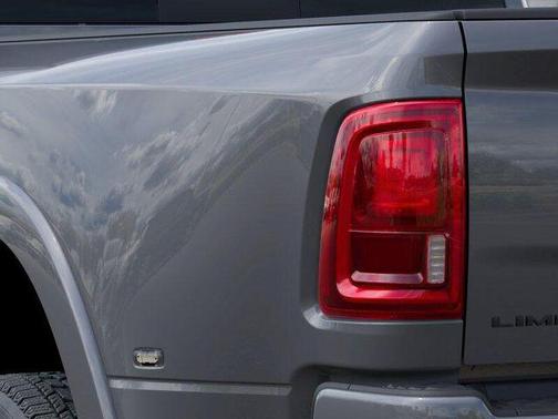 2026 RAM 3500 Limited Crew Cab 4x4 8' Box