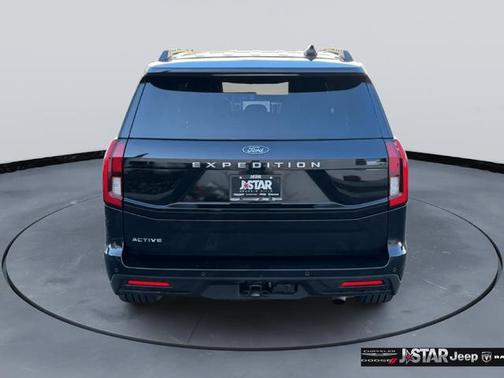 Black Metallic 2025 Ford Expedition Active