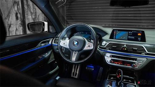 2022 BMW 740 i