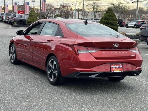 2022 Hyundai ELANTRA Limited