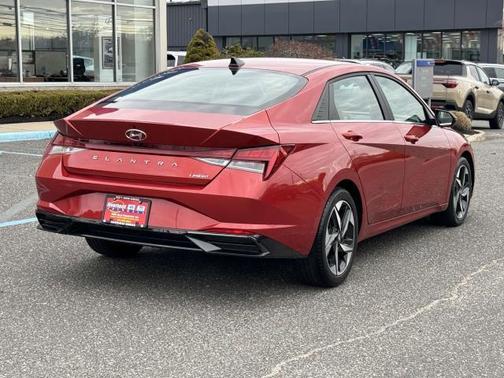 2022 Hyundai ELANTRA Limited