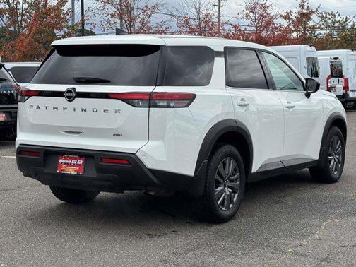 2024 Nissan Pathfinder S 4WD