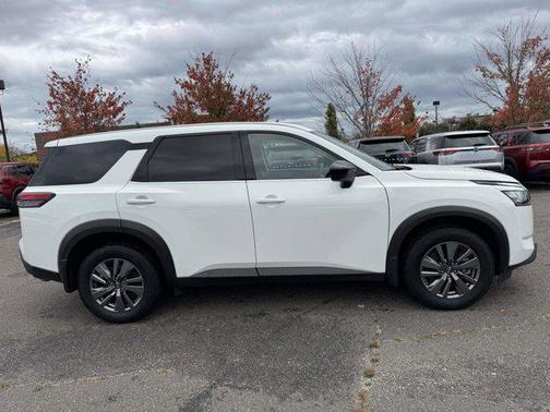 2024 Nissan Pathfinder S 4WD