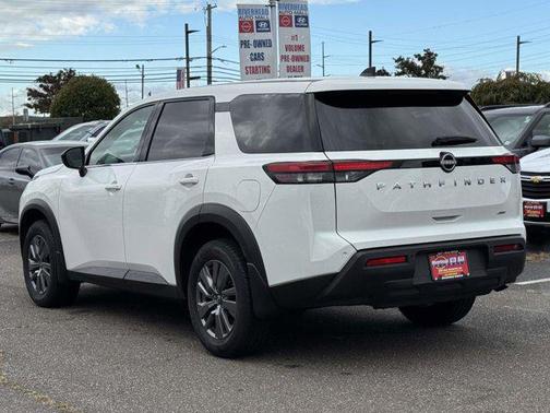 2024 Nissan Pathfinder S 4WD