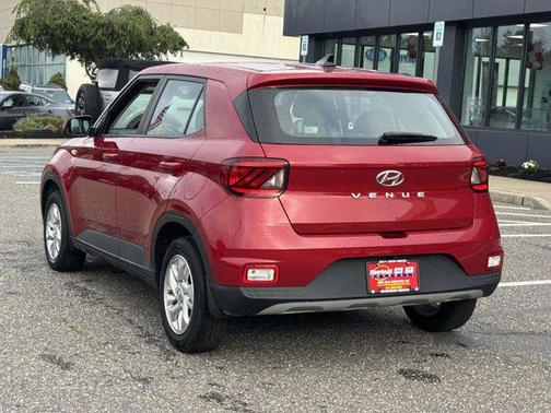 2022 Hyundai VENUE SE