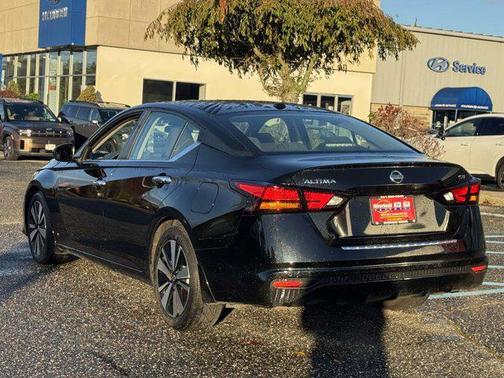 2022 Nissan Altima 2.5 SV