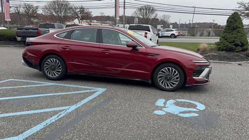 2024 Hyundai SONATA Hybrid Limited