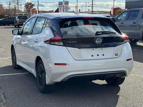 2024 Nissan Leaf SV PLUS