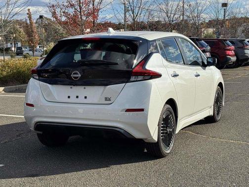 2024 Nissan Leaf SV PLUS