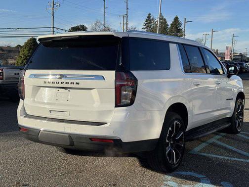2023 Chevrolet Suburban LS