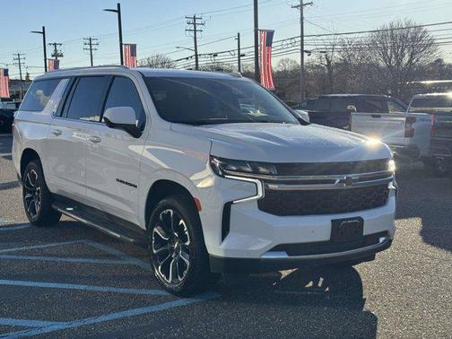2023 Chevrolet Suburban LS