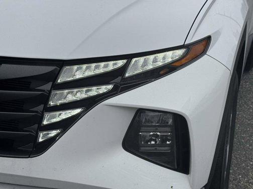 2023 Hyundai TUCSON SE