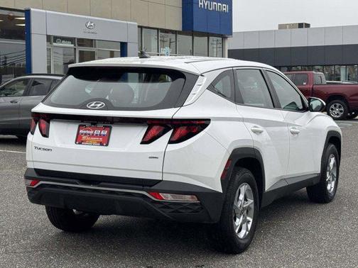2023 Hyundai TUCSON SE