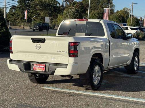 2024 Nissan Frontier SV