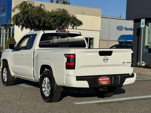 2024 Nissan Frontier SV