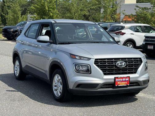 2022 Hyundai VENUE SE