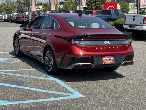 2024 Hyundai SONATA Hybrid SE