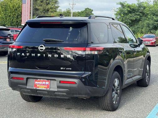 2024 Nissan Pathfinder SV 4WD