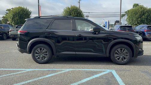 2024 Nissan Pathfinder SV 4WD