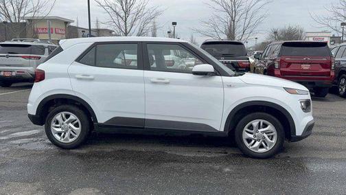 2022 Hyundai VENUE SE