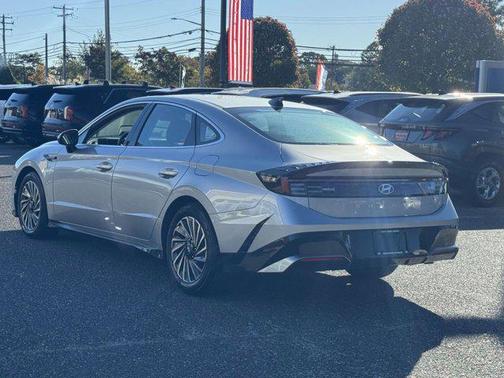 2024 Hyundai SONATA Hybrid SE