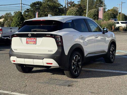 2025 Nissan Kicks SV