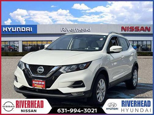 2022 Nissan Rogue Sport SV