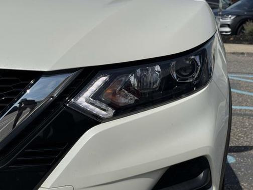 2022 Nissan Rogue Sport SV