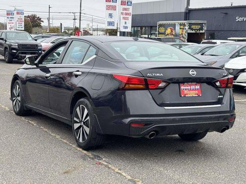 2021 Nissan Altima 2.5 SV