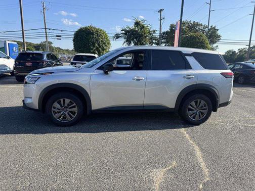 2024 Nissan Pathfinder S 4WD