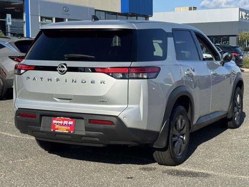 2024 Nissan Pathfinder S 4WD