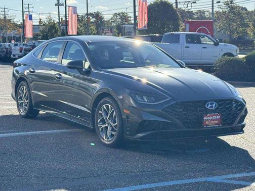 2022 Hyundai SONATA SEL