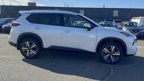 2024 Nissan Rogue SL