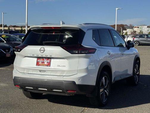 2024 Nissan Rogue SL