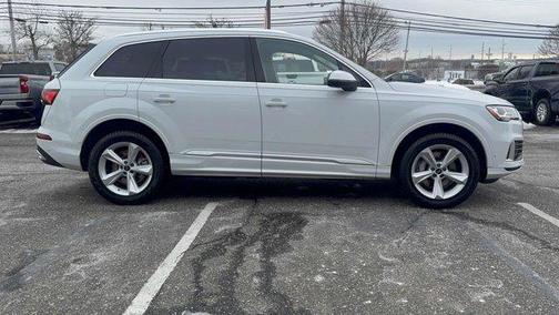 2023 Audi Q7 45 Premium Plus