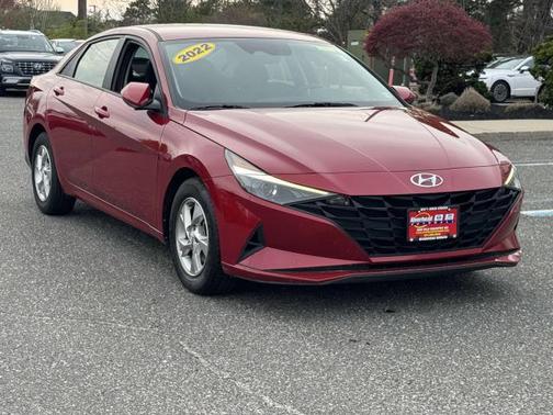 2022 Hyundai ELANTRA SE