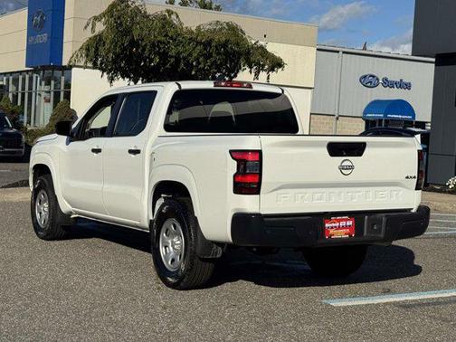 2024 Nissan Frontier S