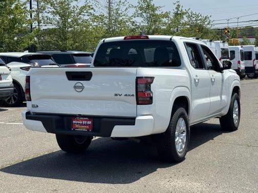 2023 Nissan Frontier SV