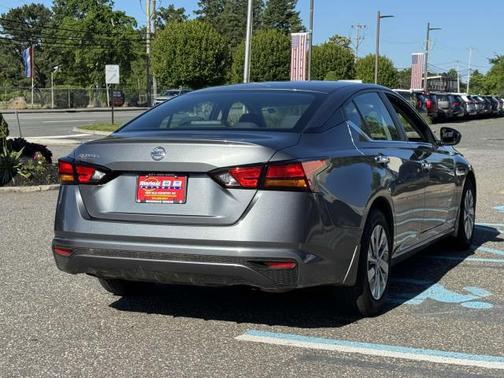 2022 Nissan Altima S FWD