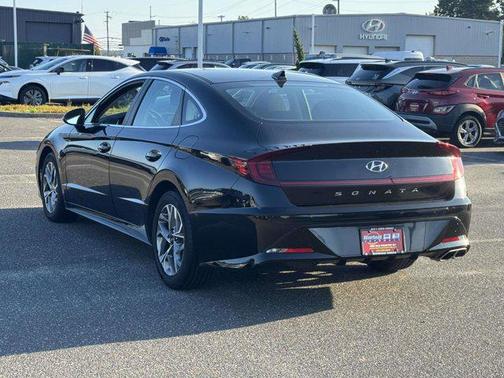 2022 Hyundai SONATA SEL